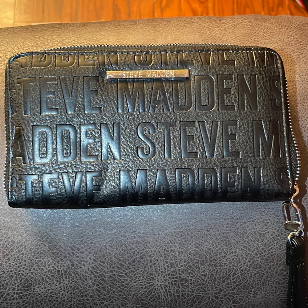 NWOT Steve Madden Wallet - Black